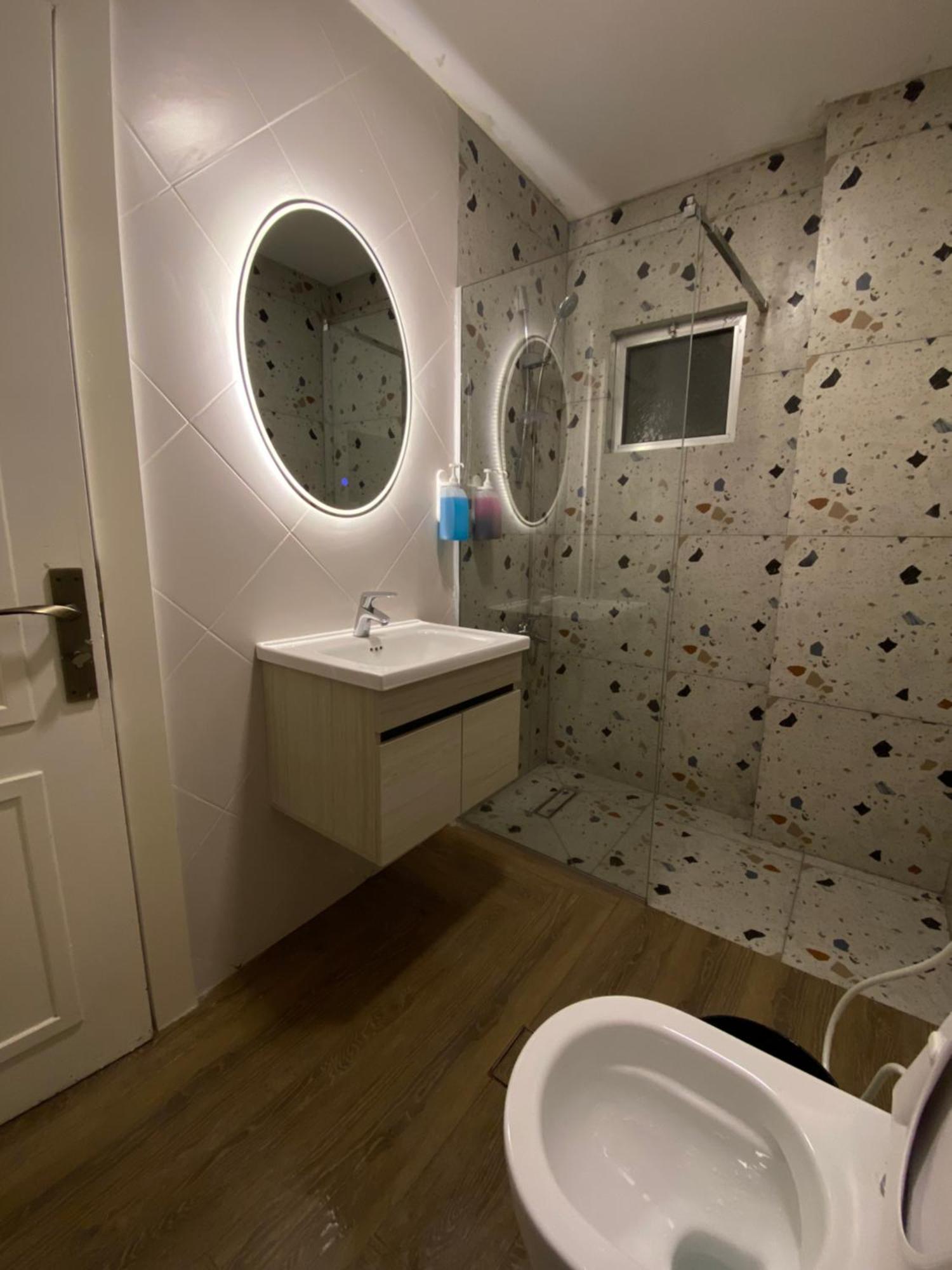 Bedroom Of 200 Square Meters With An Outdoor Terrace عمان